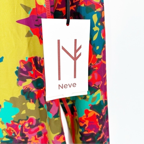 NWT Neve Zip Neck Pullover Baselayer Blossom Print Top Large - Picture 3 of 8